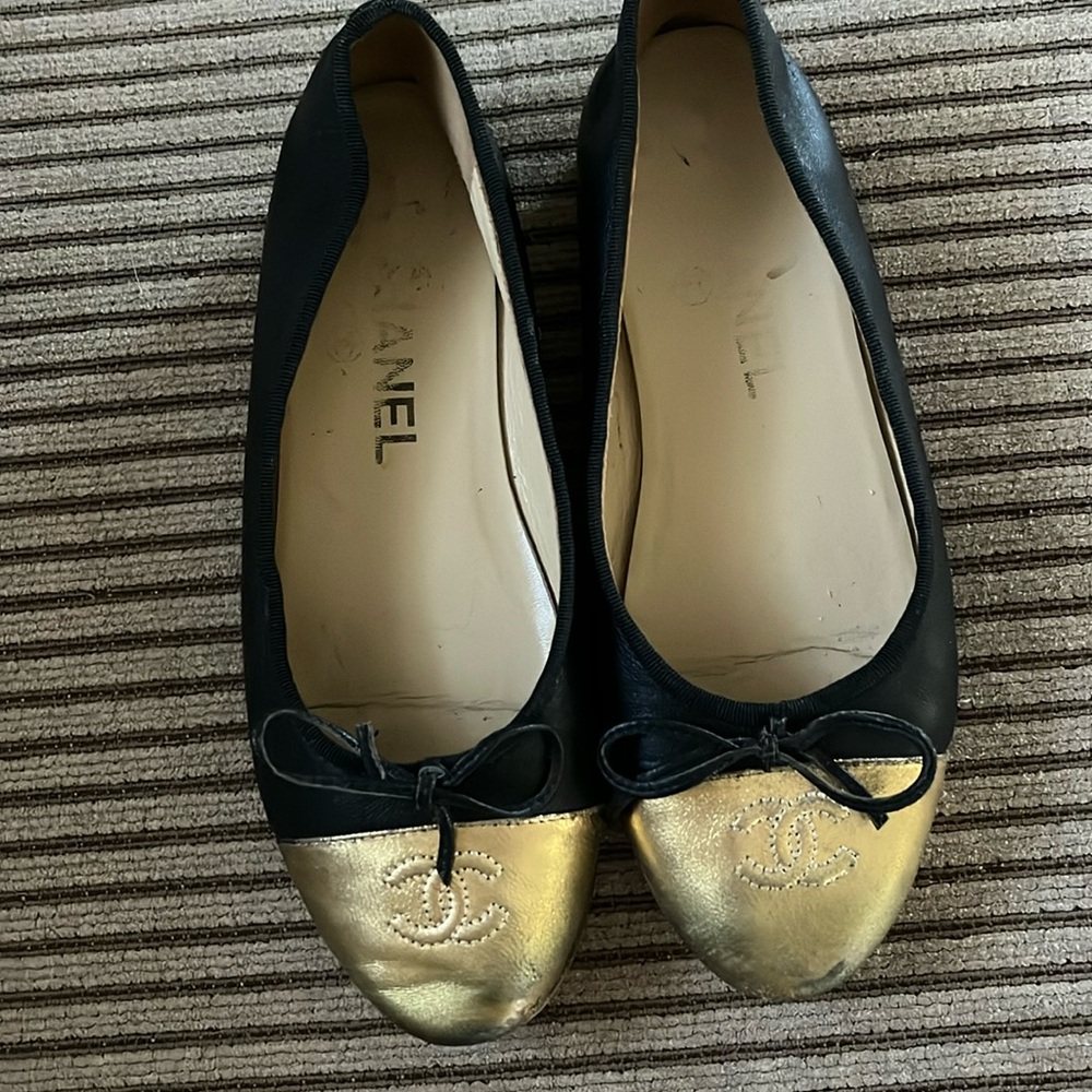 Chanel designer ballet black /gold tipped shoes size 35